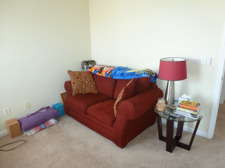 Building Photo - 107 Portland Falls Dr