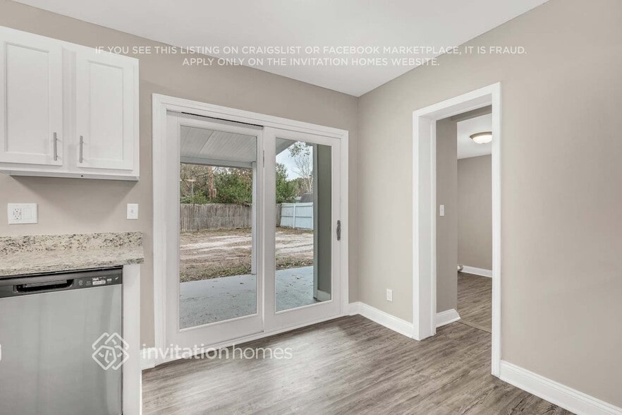 Building Photo - 425 Hayton Ave