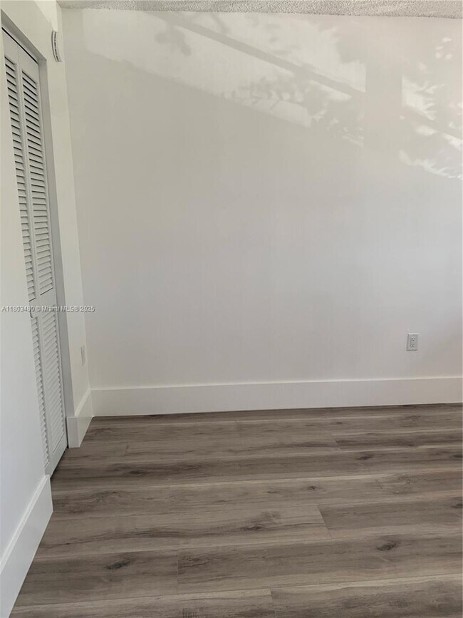 Building Photo - 9033 SW 123rd Ct
