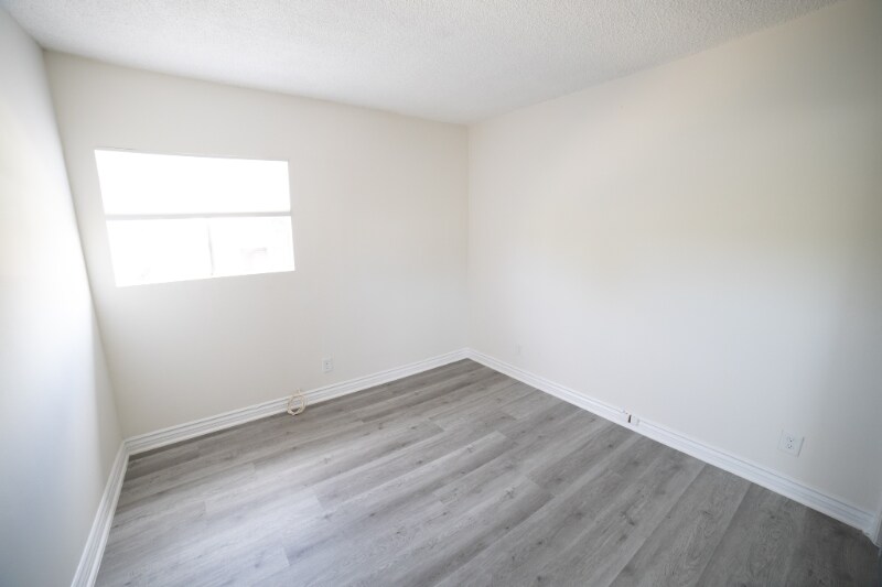 Building Photo - 1315 Ocean Park Blvd