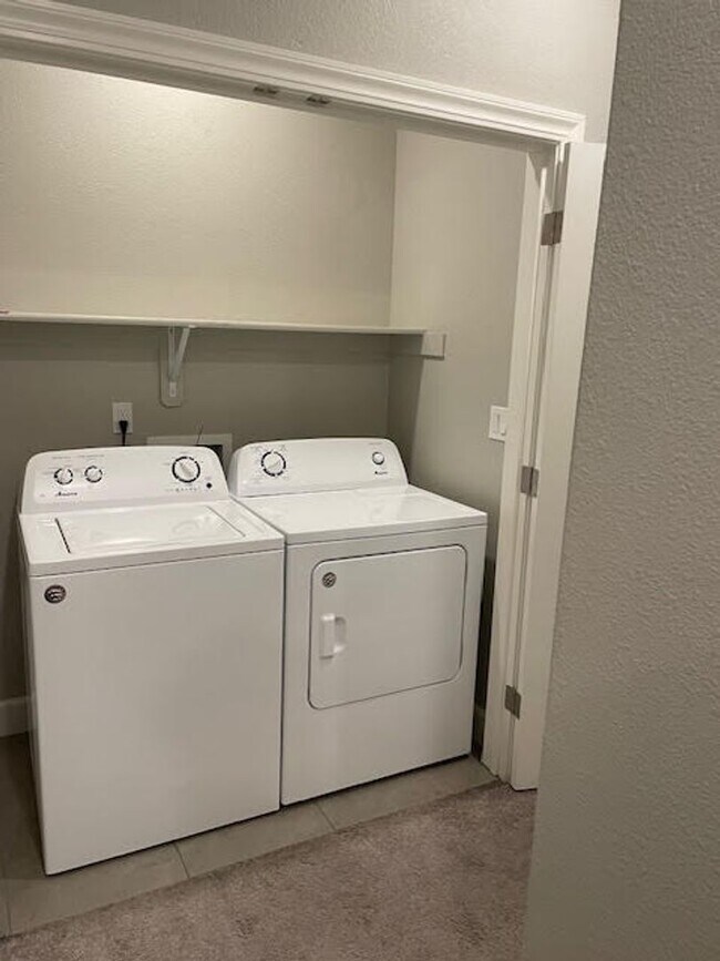 Building Photo - Large Condo in the Heart of Damonte Ranch