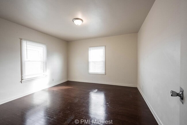 Building Photo - Charming 2-Bedroom Duplex in Indianapolis - Perfect Rental Opportunity!