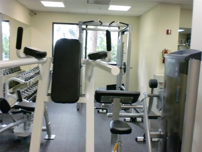 Building Photo - 2333 Brickell Ave