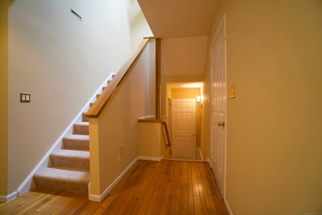 Building Photo - 21 Ashford Dr