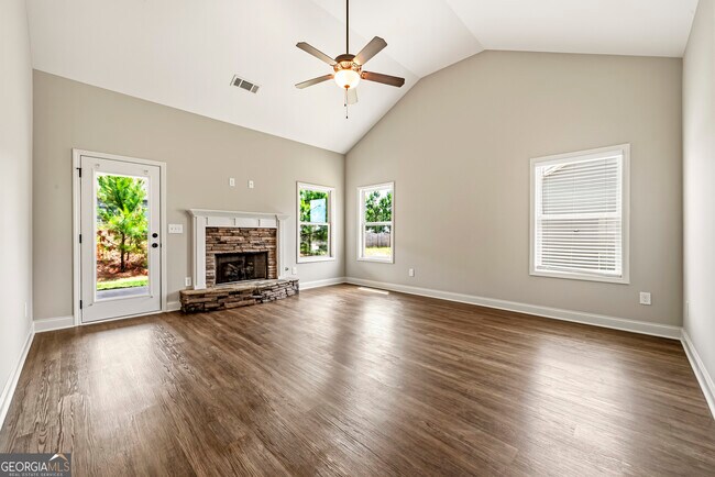 Building Photo - 54 Holsteiner Ln