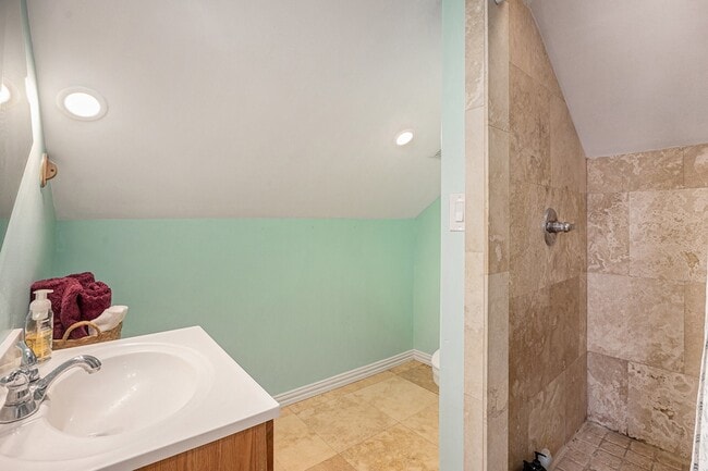Building Photo - 3306 Avenue R