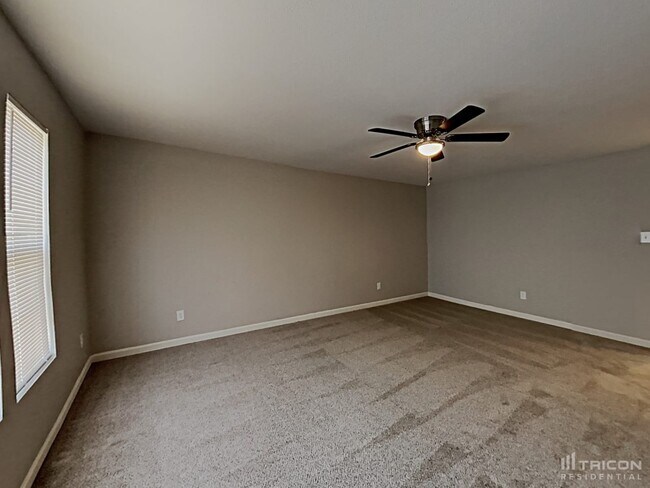 Building Photo - 815 Skywatch Ln