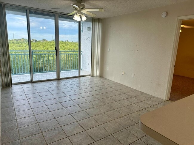 Building Photo - 3675 Seaside Dr