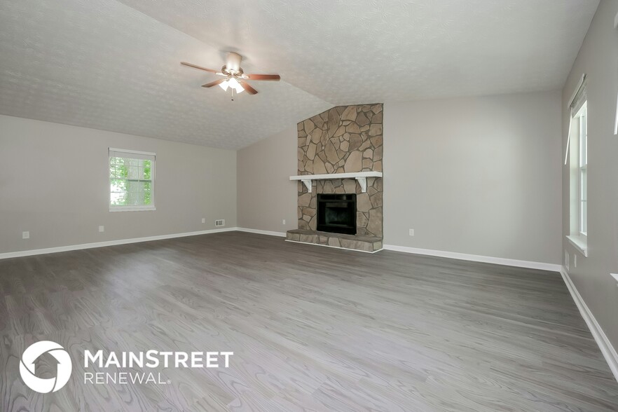 Building Photo - 5884 Dan Dr