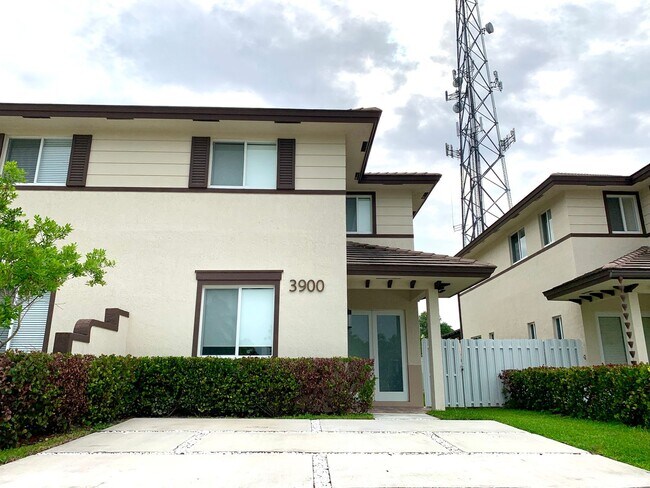 Building Photo - 3900 SW 69th Ave