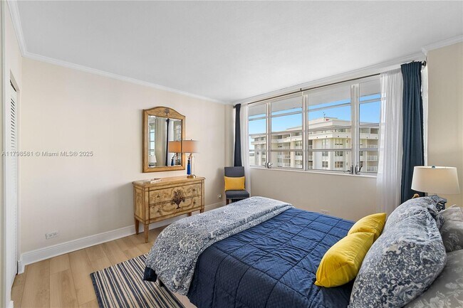 Building Photo - 1408 Brickell Bay Dr