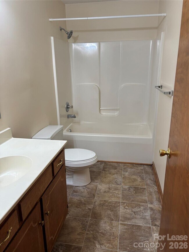 Building Photo - 163 Hillcrest Dr
