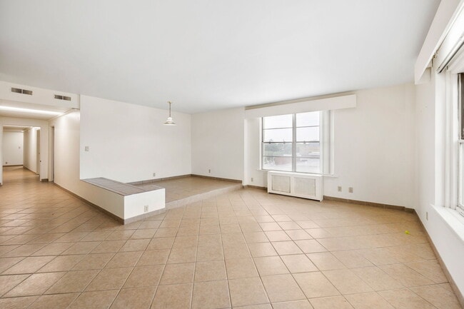 Building Photo - 310 N Michigan St