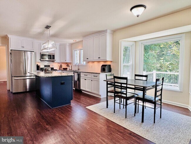 Building Photo - 5 Averil Ct