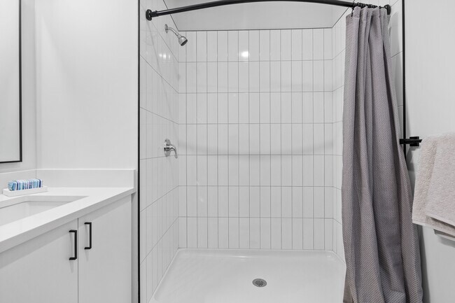 Building Photo - 75 Baldwin St