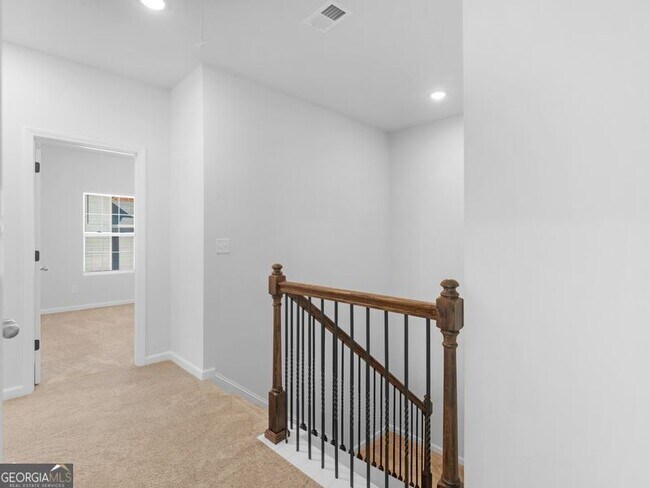 Building Photo - 223 Monarch Village Way