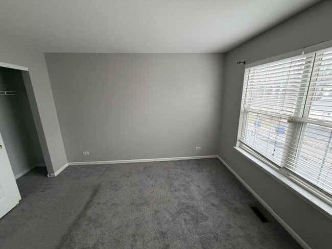 Building Photo - 1225 Brookdale Dr