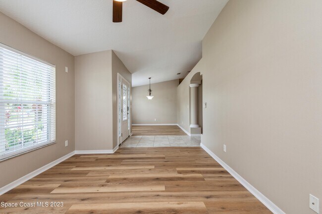 Building Photo - 5527 Indigo Crossing Dr