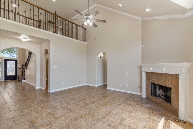 Building Photo - 24822 Dutton Point Dr