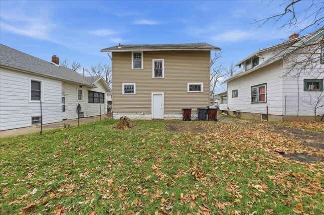 Building Photo - 559 Cortlandt Ave