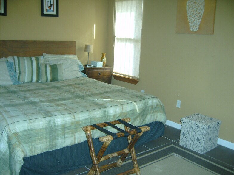 Master Bedroom - 13801 Pierres Ct