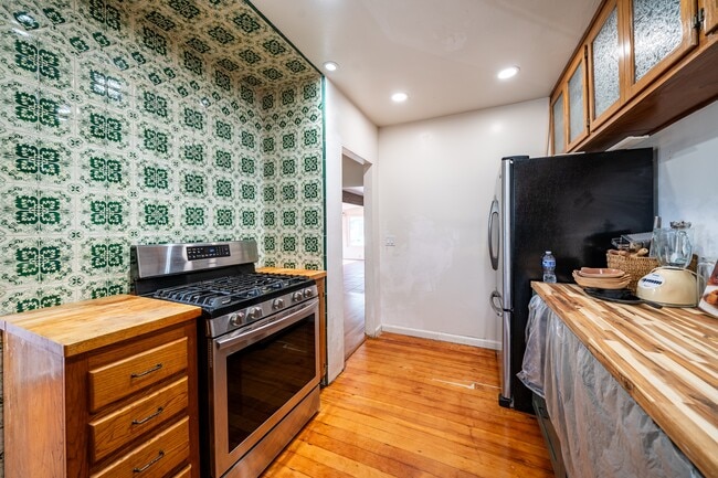 Building Photo - 3605 Dove Ct