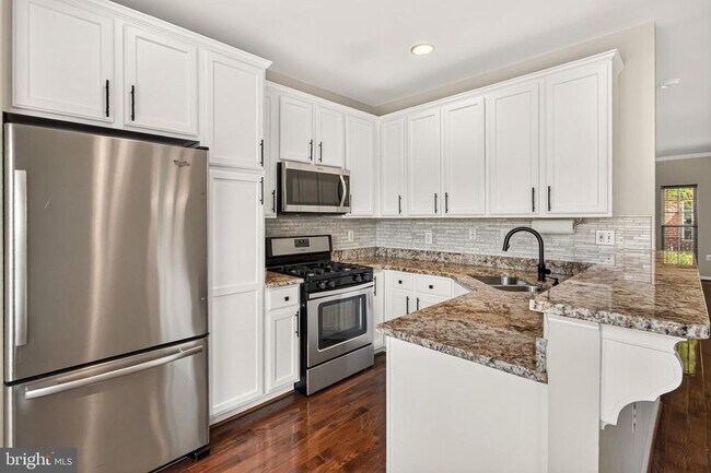 Building Photo - 6126 Madison Crest Ct