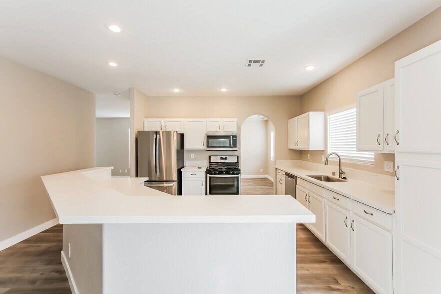 Building Photo - 5700 Sligo St