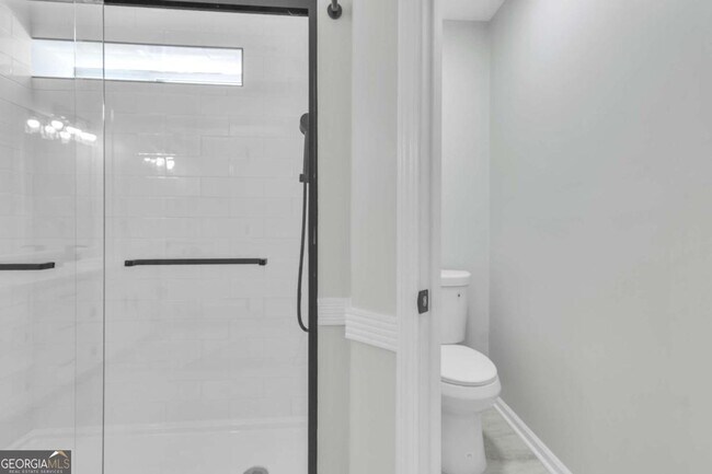 Building Photo - 250 Meadow View Dr