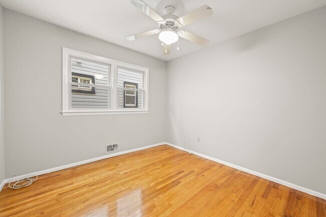 Building Photo - 51 Isabella Ave