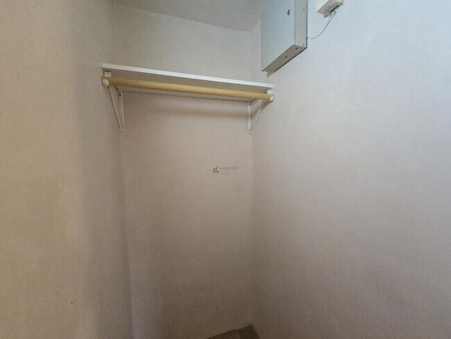 Building Photo - 624 Paulin St