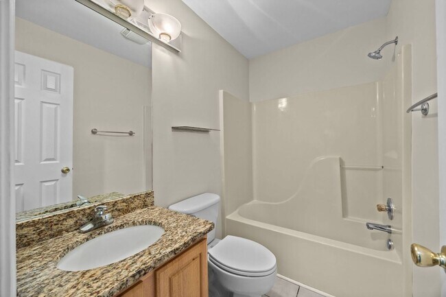 Building Photo - Highly desirable St Andrews subdiv. 3 bed,...