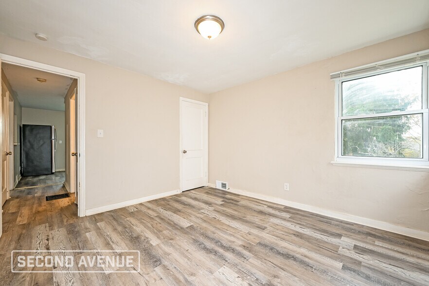 Building Photo - 223 Auburn St