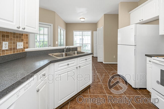 Building Photo - 2130 Forest Lakes Ln