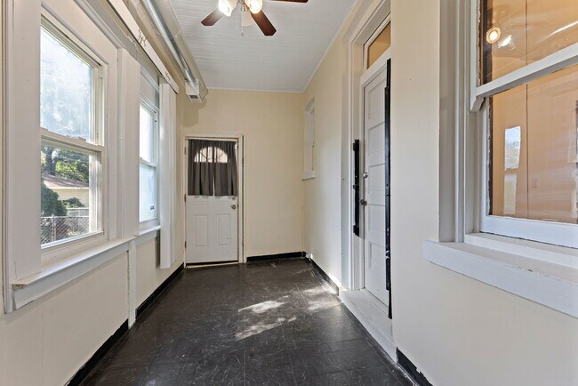 Building Photo - 7424 S Blackstone Ave