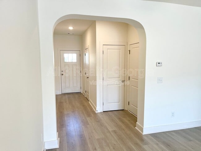 Building Photo - 5859 Greystone Dr