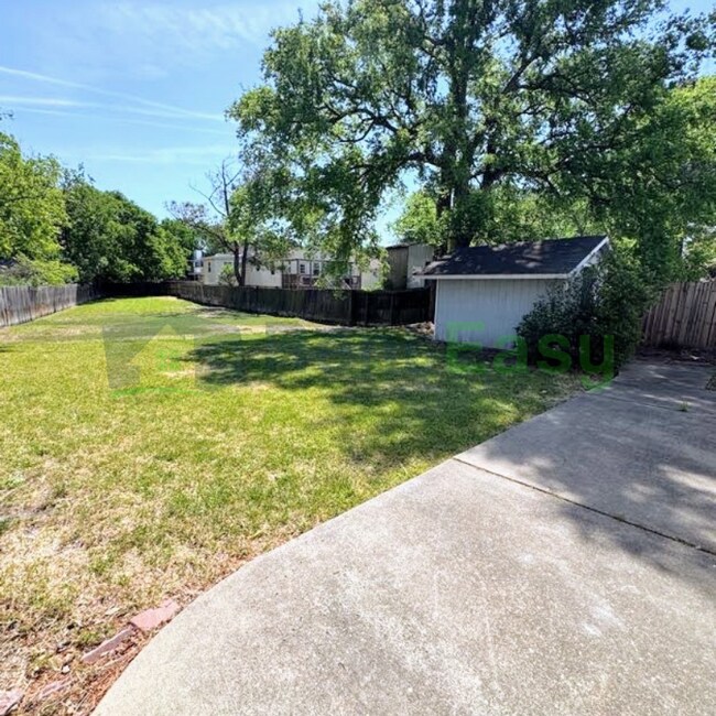 Building Photo - 6010 Upper Brandon Pl