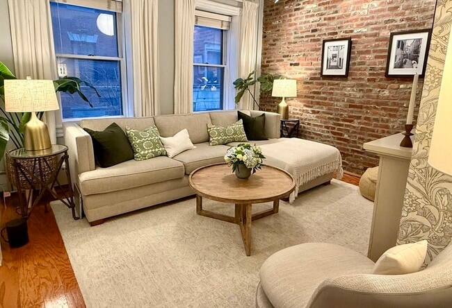 Building Photo - 59 Myrtle St