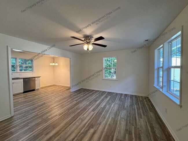 Building Photo - 612 Essington Pl