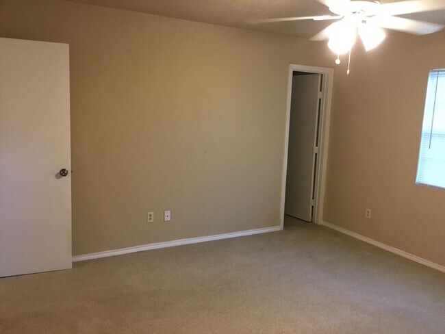 Building Photo - 5221 Norris Dr