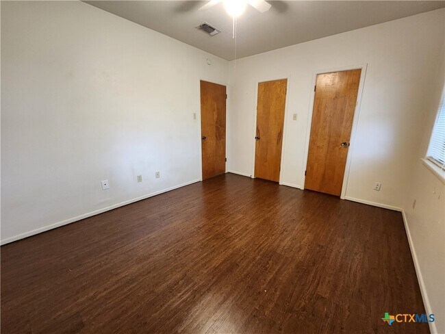 Building Photo - 1274 Hillcrest Dr