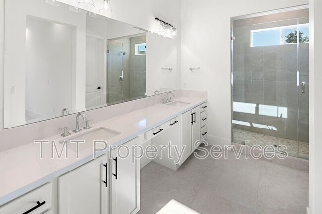 Building Photo - 9046 Ventura St