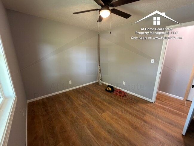 Building Photo - 607 Crestwood Dr