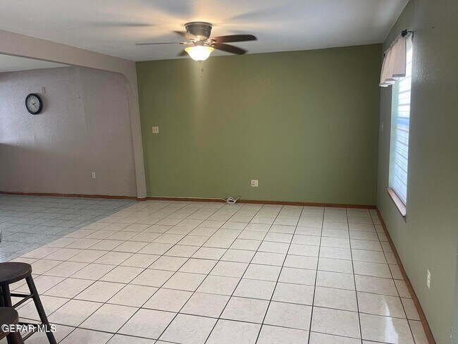 Building Photo - 808 Merriman Dr