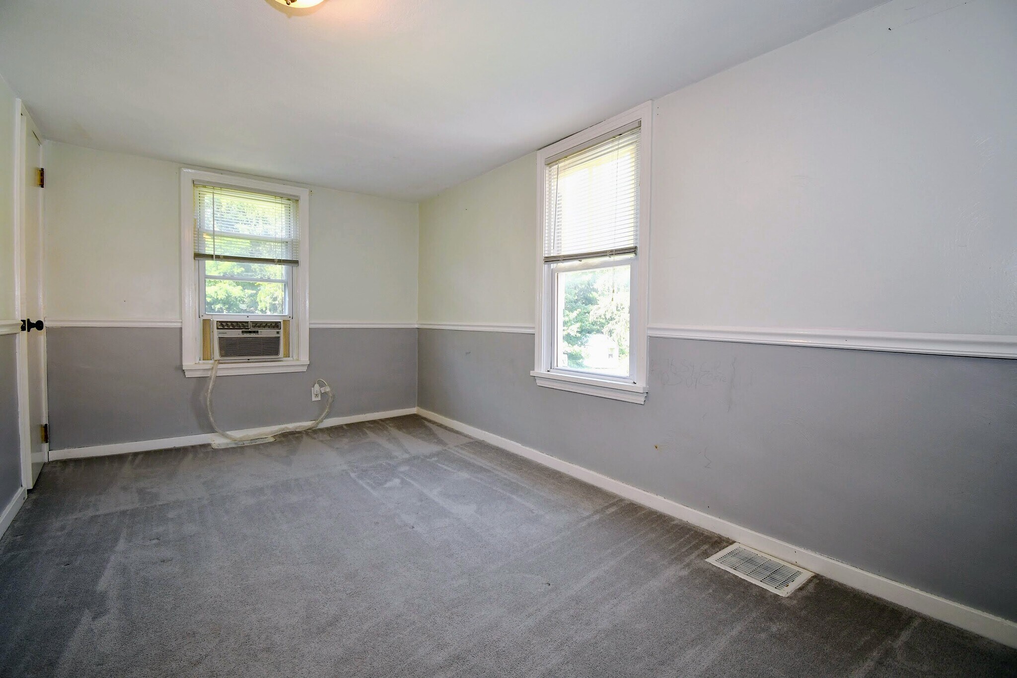 Building Photo - 1023 Joseph St