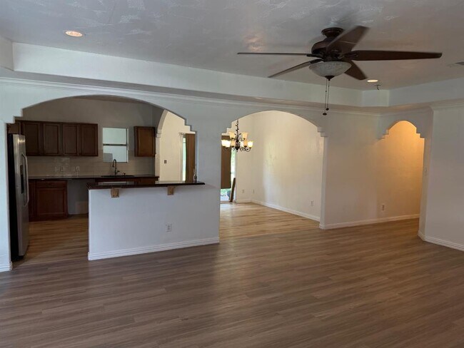Building Photo - 21840 Ann Showers Dr