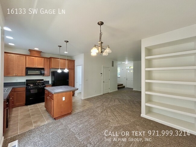Building Photo - 16133 SW Gage Ln