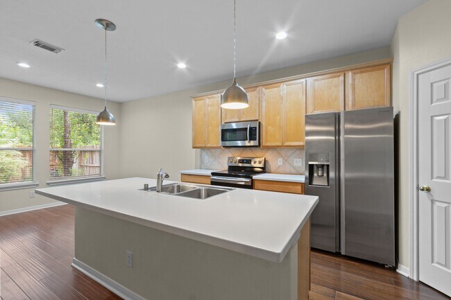 Building Photo - 142 W Burberry Cir