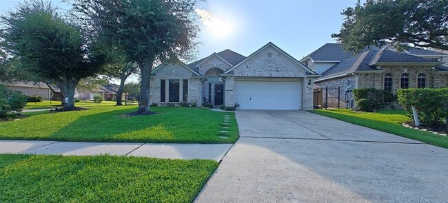 Building Photo - 10203 Ripple Lake Dr