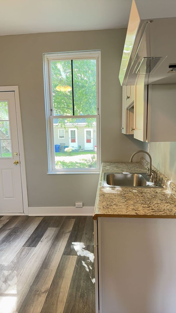 Building Photo - 218 Joliet Way